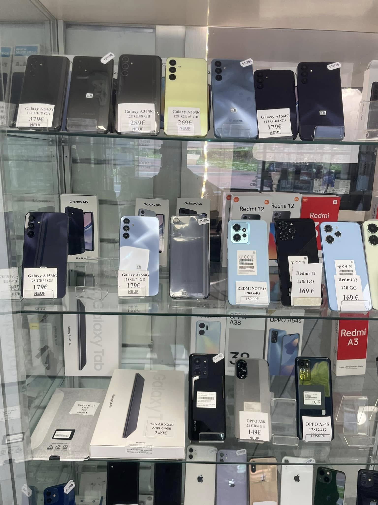 Vitrine occasion multi-marques